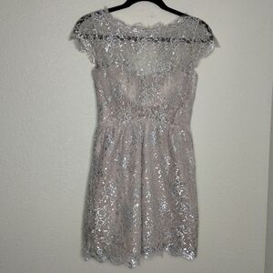 Aidan Mattox Silver Lace Overlay Cap Sleeve Mini Dress Size 0